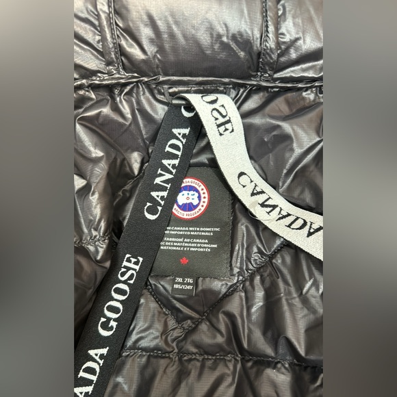 Canada Goose
Crofton Hooded Puffer Jacket - Picture 12 of 17